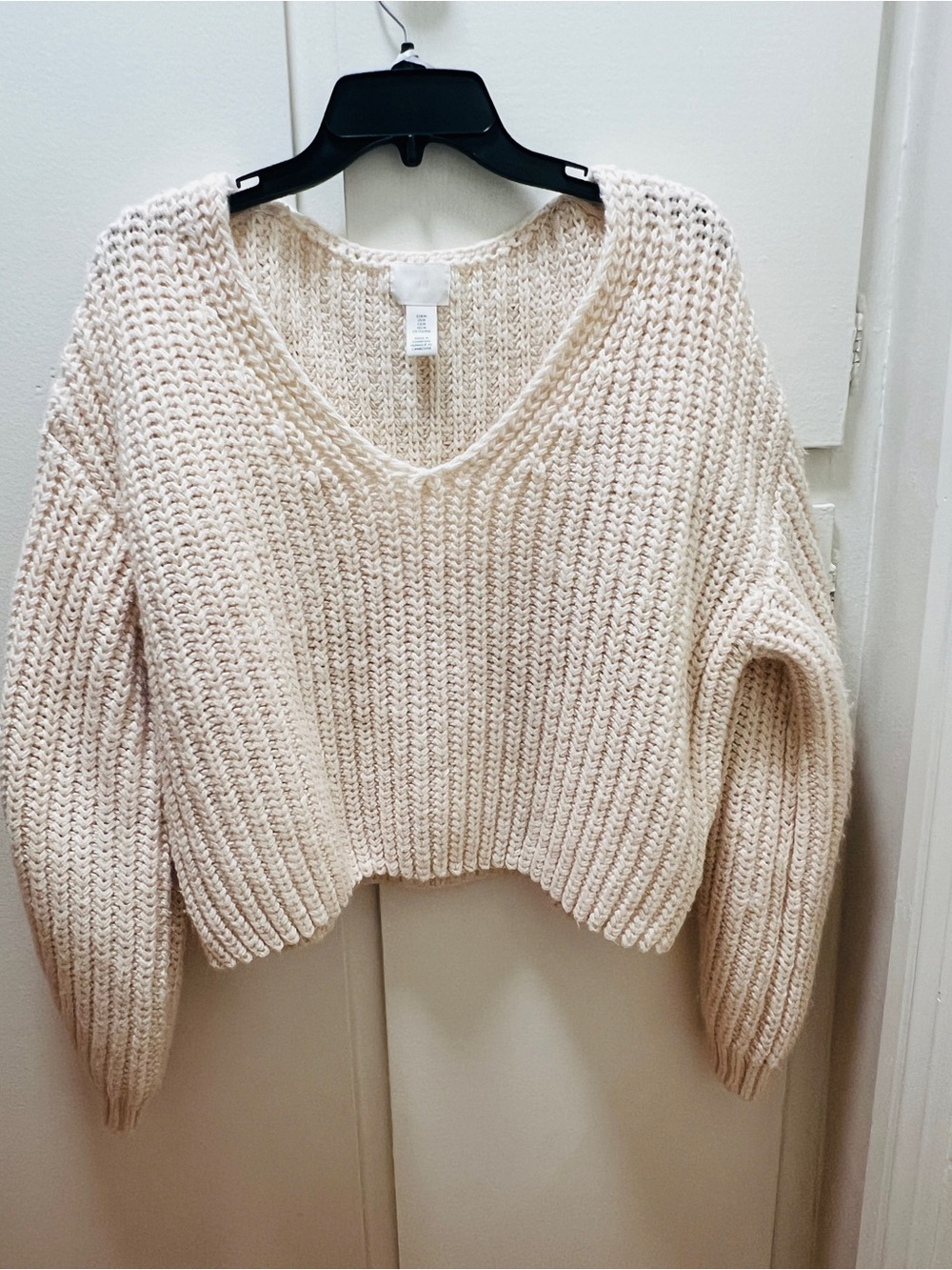 H&M Cream V-Neck Chunky Knit Sweater